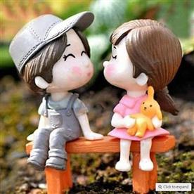 Cute couple with bench plastic miniature garden toys - 1 set